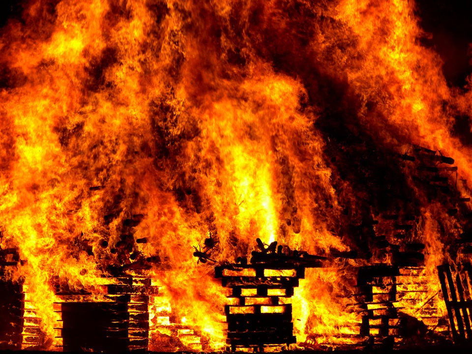 How quickly does fire spread How quickly does fire spread