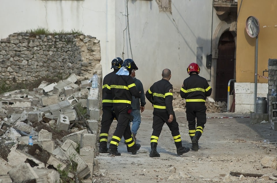 What to Look For After an Earthquake What to Look For After an Earthquake